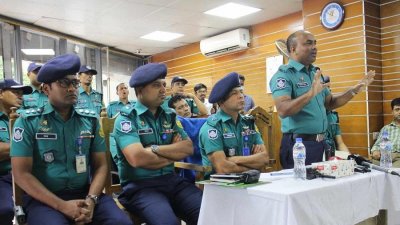 চালকদের প্রতিটি স্টপেজে যাত্রীদের ছবি তুলে রাখার নির্দেশনা দেন ট্রাফিক রমনা বিভাগের উপ-কমিশনার মো. জয়নুল আবেদীন