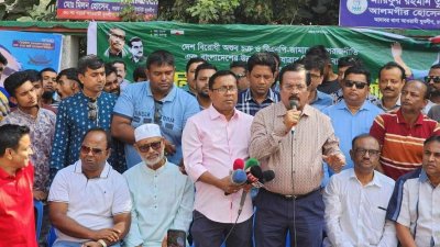 বক্তৃতা করছেন জাহাঙ্গীর কবির নানক