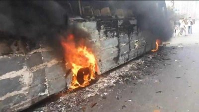 গাজীপুরে বাসে আগুন