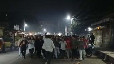 ঘটনার প্রতিবাদে ছাত্রলীগের নেতাকর্মীদের বিক্ষোভ