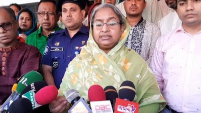 সাংবাদিকদের সঙ্গে আলাপকালে শিক্ষামন্ত্রী ডা. দীপু মনি