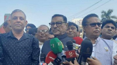 সাংবাদিকদের সঙ্গে কথা বলছেন ওবায়দুল কাদের