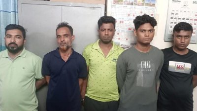 গ্রেফতার পাঁচ দালাল