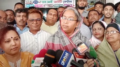 সাংবাদিকদের সঙ্গে আলাপকালে শিক্ষামন্ত্রী ডা. দীপু মনি