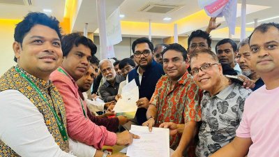 চাঁদপুর-২ আসনে মনোনয়ন জমা দিয়েছেন মোফাজ্জল হোসেন চৌধুরী মায়ার ছেলে সাজেদুল হোসেন