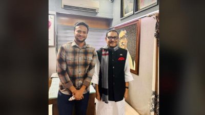 ওবায়দুল কাদেরের সঙ্গে বৈঠকের পাশাপাশি ছবিও তোলেন সাকিব আল হাসান