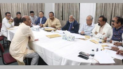 মনোনয়ন প্রত্যাশীদের সাক্ষাৎকার নিচ্ছেন জাতীয় পার্টি পার্লামেন্টারি বোর্ডের সদস্যরা
