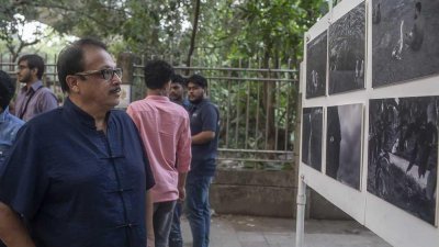 ছবির হাটে চলছে প্রদর্শনী ‘উদ্যান’