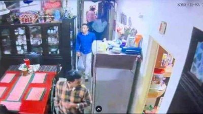 হাবিব-উন নবী খান সোহেলের বাসায় অভিযান (ছবি: সিসি ক্যামেরার ফুটেজ থেকে)