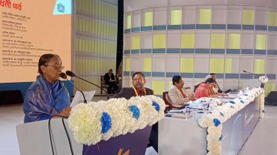 কথা বলছেন কথাসাহিত্যিক সেলিনা হোসেন