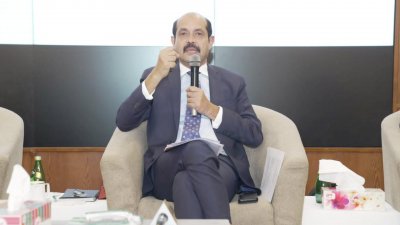 পলিসি ডায়ালগে কথা বলছেন মেয়র আতিকুল ইসলাম