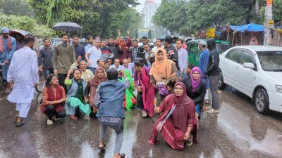 রুহুল কবির রিজভীর নেতৃত্বে সড়ক অবরোধ