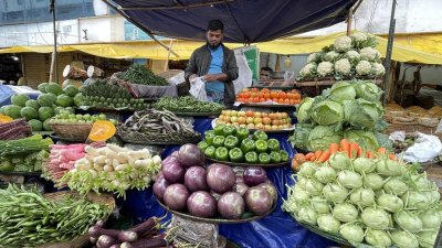 বৃষ্টির অজুহাতে বেড়েছে সবজির দাম