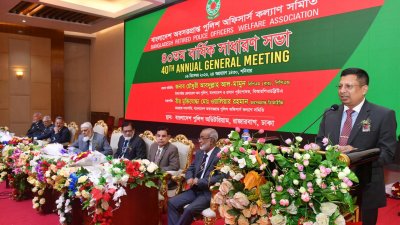 বক্তব্য দিচ্ছেন আইজিপি চৌধুরী আবদুল্লাহ আল-মামুন