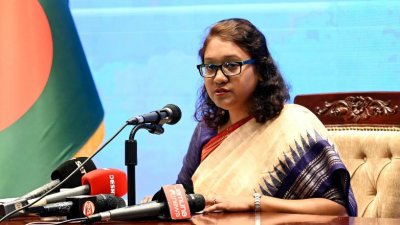 সংবাদ সম্মেলনে বক্তব্য রাখছেন পররাষ্ট্র মন্ত্রণালয়ের জনকূটনীতি অনুবিভাগ মহাপরিচালক সেহেলী সাবরী