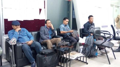 শুক্রবার ধরা পড়া চার বাহক