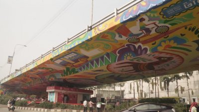 মহাখালী ফ্লাইওভারের নিচের পিলারগুলোয় দৃষ্টিনন্দন স্ট্রিট আর্ট
