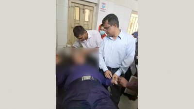 ওসি সোহেল আহমেদকে চিকিৎসা দেওয়া হচ্ছে