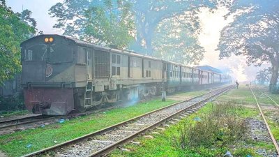 ঢাকা-ময়মনসিংহ রেলপথে ট্রেন চলাচল শুরু হয়েছে