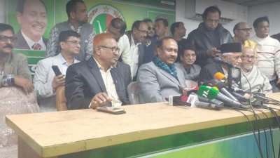 সংবাদ সম্মেলনে মুজিবুল হক চুন্নু