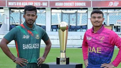 ট্রফি নিয়ে বাংলাদেশ ও আমিরাত অধিনায়কের ফটোসেশন