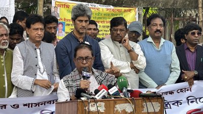 সমাবেশে বক্তব্য রাখছেন সাইফুল হক