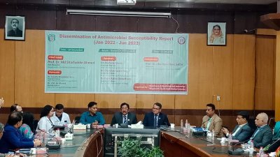 ‘সংক্রামক ব্যাধি চিকিৎসায় অ্যান্টিবায়োটিকের ব্যবহার ও কার্যকারিতার চ্যালেঞ্জ’ শীর্ষক গবেষণা প্রতিবেদন প্রকাশ অনুষ্ঠানে বক্তারা