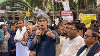 বক্তব্য দিচ্ছেন জোনায়েদ সাকি