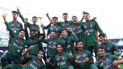 ট্রফি জয়ী যুব দল