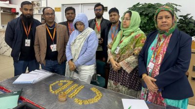 বিমানবন্দর থানায় তাকে হস্তান্তর করে ফৌজদারি মামলা করা হয়েছে
