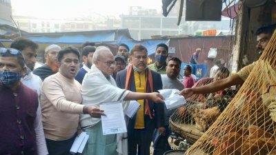 উত্তরায় গণসংযোগ করেছেন বিএনপির সিনিয়র যুগ্ম মহাসচিব অ্যাডভোকেট রুহুল কবির রিজভী