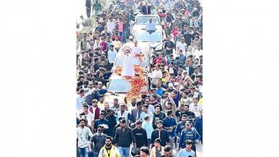ঢাকা-আরিচা মহাসড়কে স্বতন্ত্র প্রার্থী মো. তৌহিদ জং ওরফে মুরাদের সভা