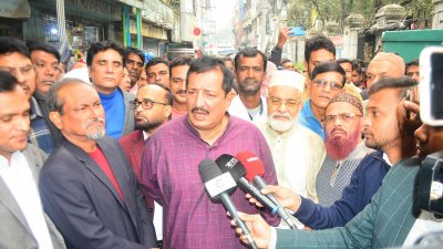 রাজশাহীতে বক্তব্য রেখেছেন বিএনপি চেয়ারপারসনের উপদেষ্টা মিজানুর রহমান মিনু