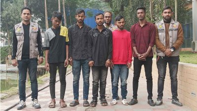 গোয়েন্দা পুলিশের হাতে আটক ছিনতাইকারী চক্রের পাঁচ সদস্য