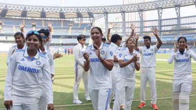 এবার অস্ট্রেলিয়াকে উড়িয়ে ভারতের মেয়েদের ইতিহাস
