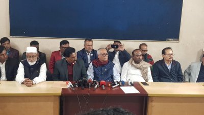 এক সংবাদ সম্মেলনে তিনি এ ঘোষণা দেন স্বতন্ত্র প্রার্থী বীর মুক্তিযোদ্ধা এসএম হাবিবুর রহমান