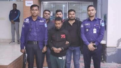 পুলিশের হাতে গ্রেফতার বিল্লাল খা