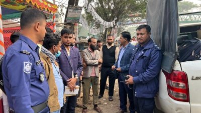 ভ্রাম্যমাণ আদালত পরিচালনা করে প্রশাসন