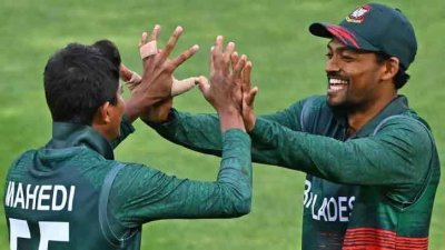 মেহেদী শুরুতেই নিউজিল্যান্ডকে চেপে ধরেন