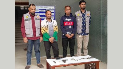 গ্রেফতার পিচ্চি মনির ও তার সহযোগী আপন
