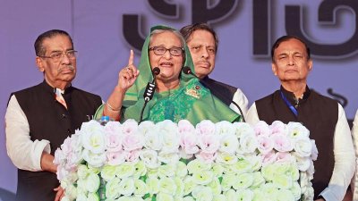 বরিশালে নির্বাচনি জনসভায় বক্তব্য দিচ্ছেন প্রধানমন্ত্রী শেখ হাসিনা (ছবি: ফোকাস বাংলা)