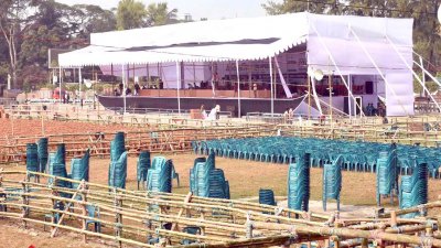 প্রস্তুত জনসভার মঞ্চ