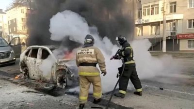 রাশিয়ার সীমান্তবর্তী অঞ্চল বেলগোরাদে ভয়াবহ ক্ষেপণাস্ত্র হামলা চালিয়েছে রাশিয়া। ছবি: আল জাজিরা