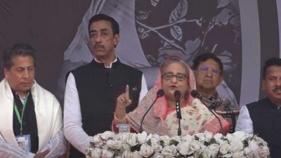 নির্বাচনি সমাবেশে বক্তব্য দিচ্ছেন আওয়ামী লীগ সভাপতি ও প্রধানমন্ত্রী শেখ হাসিনা