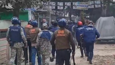 বিএনপি নেতাকর্মীদেড় ধাওয়া দেয় পুলিশ
