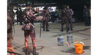 কুমিল্লা শহরের বিভিন্ন এলাকায় ককটেল বিস্ফোরণের ঘটনা ঘটেছে