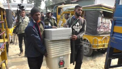 প্রতিটি কেন্দ্রে পাঠানো হয়েছে নির্বাচনি সরঞ্জাম