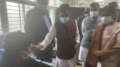 শেখ হাসিনা জাতীয় বার্ন ইনস্টিটিউটে আহতদের দেখতে যান আওয়ামী লীগ প্রতিনিধি দল