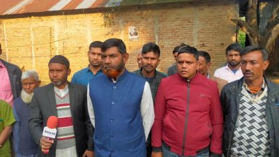 নৌকা প্রতী‌কের প্রার্থী বিপ্লব হাসান পলা‌শের বিরু‌দ্ধে জাল ভোট ও অ‌নিয়‌মের তু‌লে ভোট বর্জনের ঘোষণা দি‌য়ে‌ছেন ওই আস‌নের জাতীয় পা‌র্টির সাইফুর রহমান বাবলু ও স্বতন্ত্র ম‌জিবুর রহমান বঙ্গবাসী