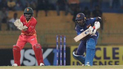ম্যাচসেরা ইনিংস খেলেছেন লিয়ানাগে।